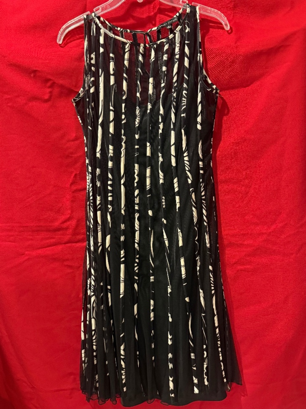 SANDRA DARREN SIZE 6 SIZZLING COCKTAIL DRESS